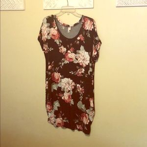 Boutique floral dress with pockets